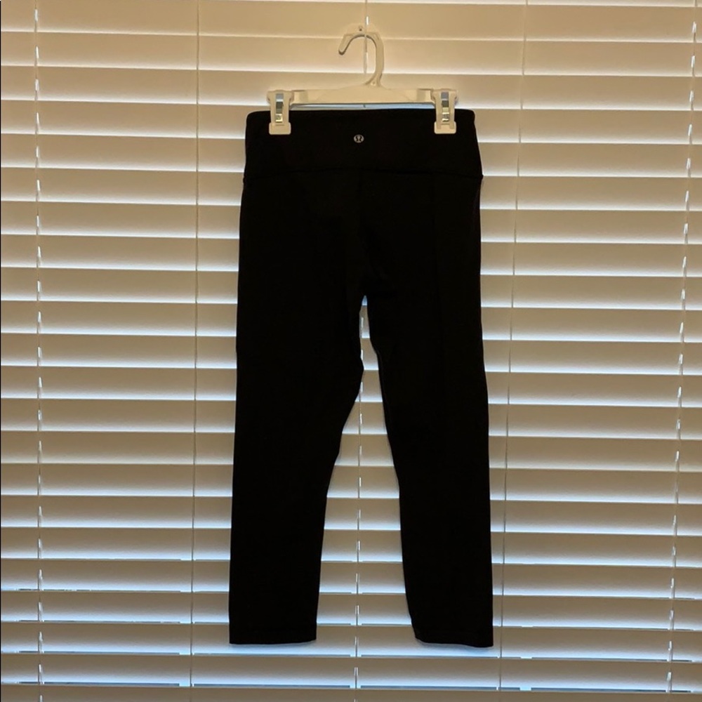black lululemon leggings